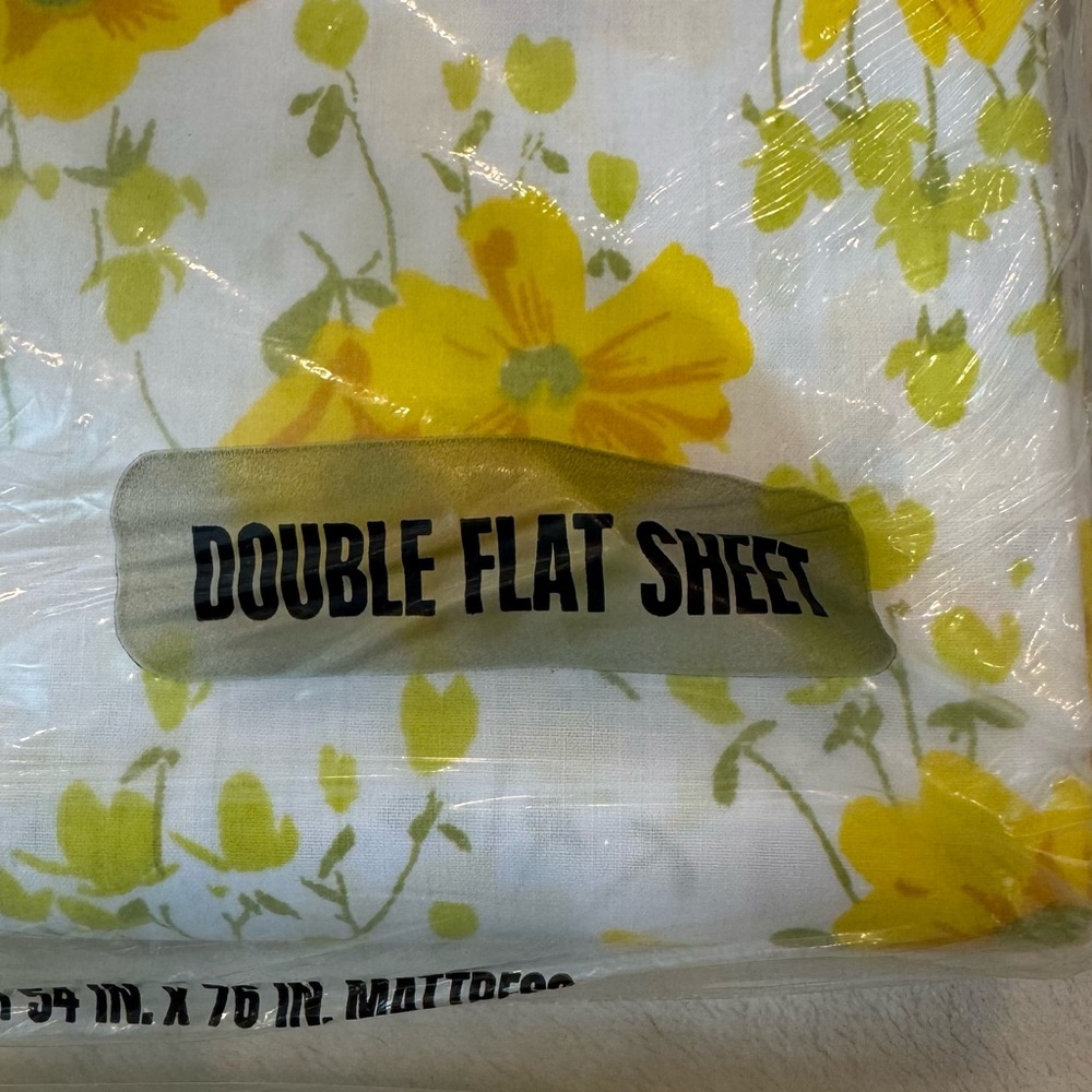 NOS Vintage 70s Yellow Floral Sheet Set by Morgan Jones - Picture 3 of 8
